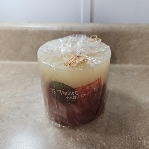 Bath & Body Works To Mother With Love Pillar Candle 4x4 Red Wax Mothers Day - Picture 2 of 6